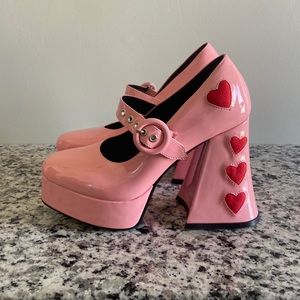 LAMODA pink chunky heart heels